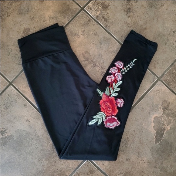 💎HOST PICK💎~ Floral Leggings 💐 - Picture 2 of 3